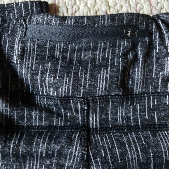 EUC - Ikonix Workout Capri (XL) - Picture 3 of 4